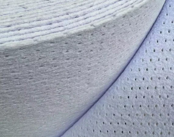 Refuerzos estructurales: Fibras de poliéster y microesferas